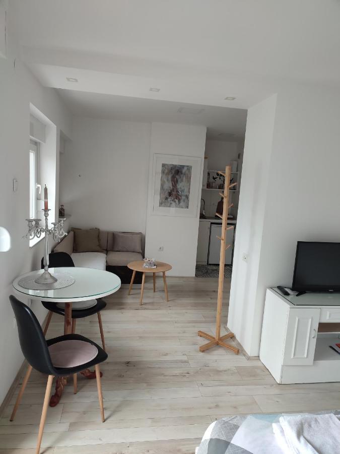 Apartman Park Требинье Экстерьер фото