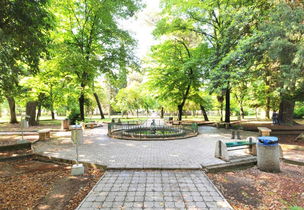 Apartman Park Требинье Экстерьер фото
